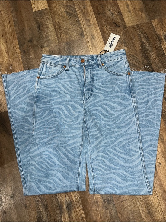 Wrangler Denim - Wrangler Wanderer 622 Light Blue Zebra Print High-Rise Jeans